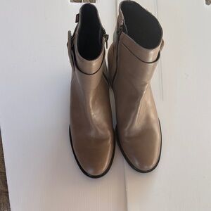 Chic Tan Ankle Booties